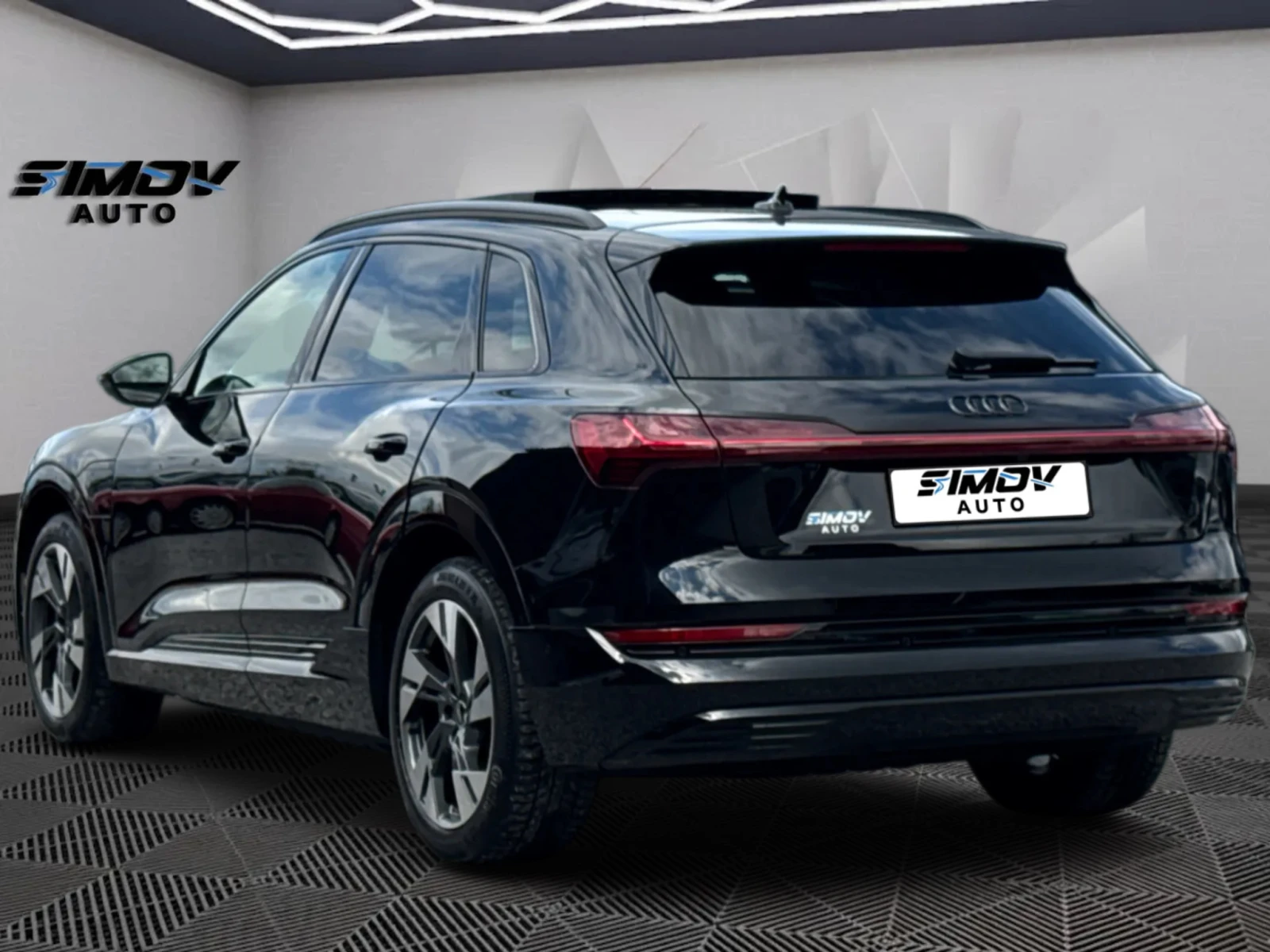 Audi E-Tron 55 S-LINE 95KWH 408КС. ПАНОРАМА КОЖА ПОДГРЕВ, снимка 2 - Автомобили и джипове - 54653045