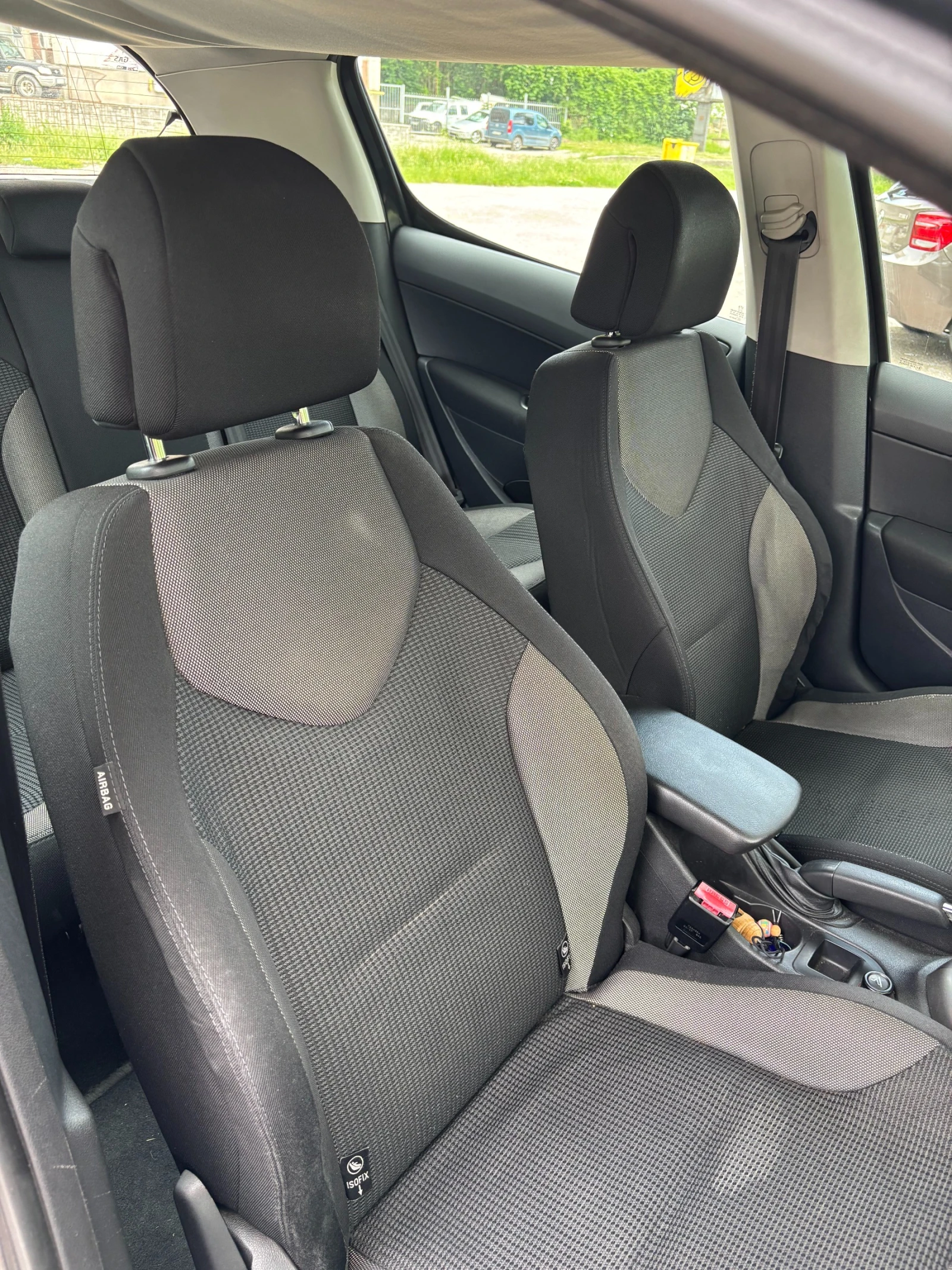 Peugeot 308 1.6 LPG, снимка 16 - Автомобили и джипове - 54808939