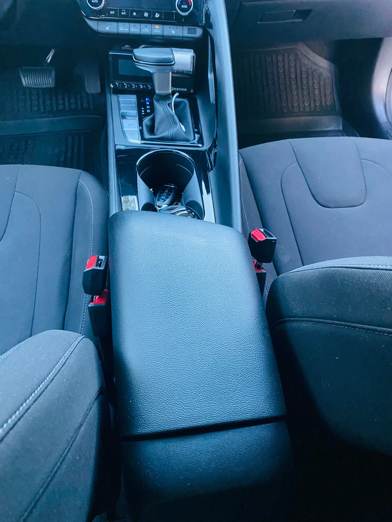 Hyundai Elantra, снимка 10 - Автомобили и джипове - 54905245