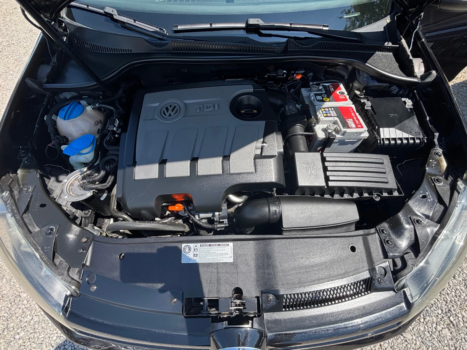 VW Golf 1.6TDI, снимка 14 - Автомобили и джипове - 54940494