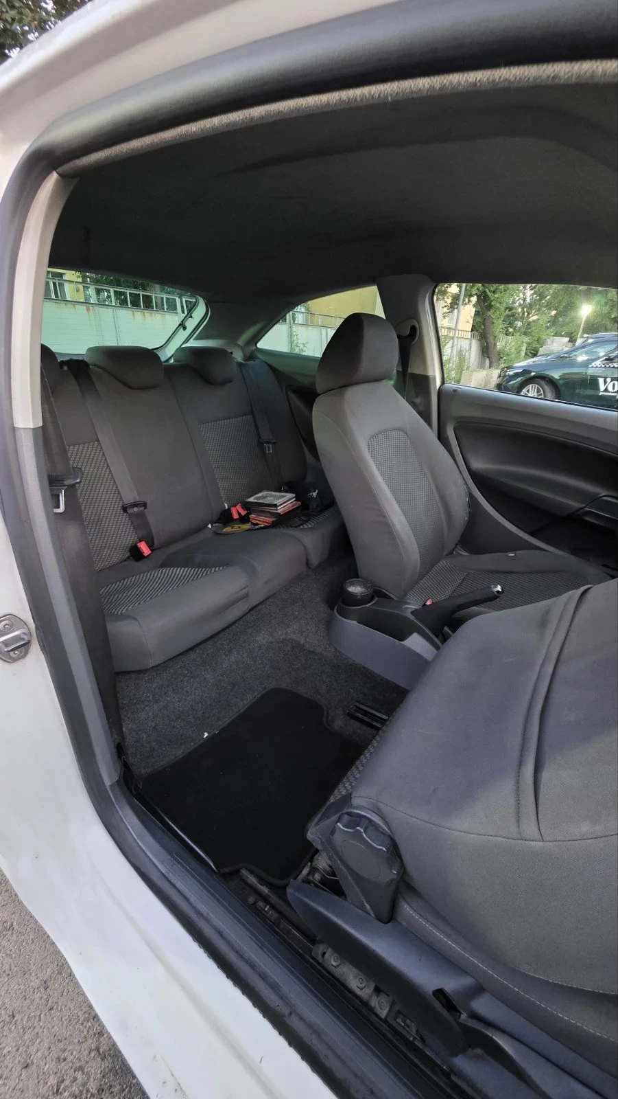 Seat Ibiza 1.2TDI, снимка 9 - Автомобили и джипове - 55166389
