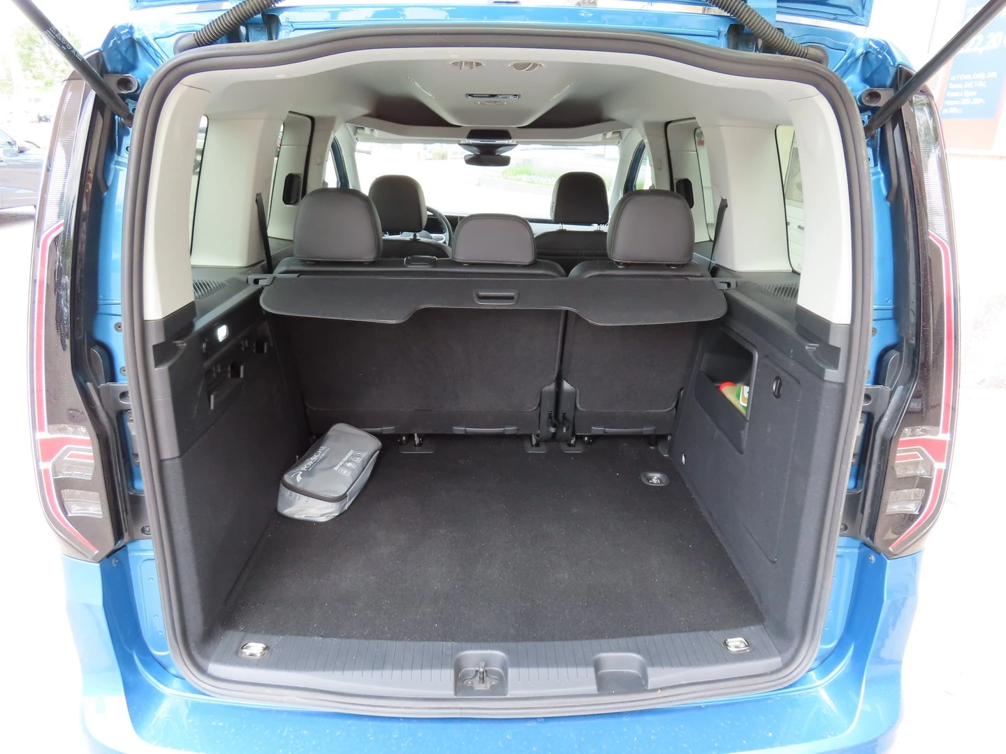 VW Caddy, снимка 4 - Автомобили и джипове - 56422637