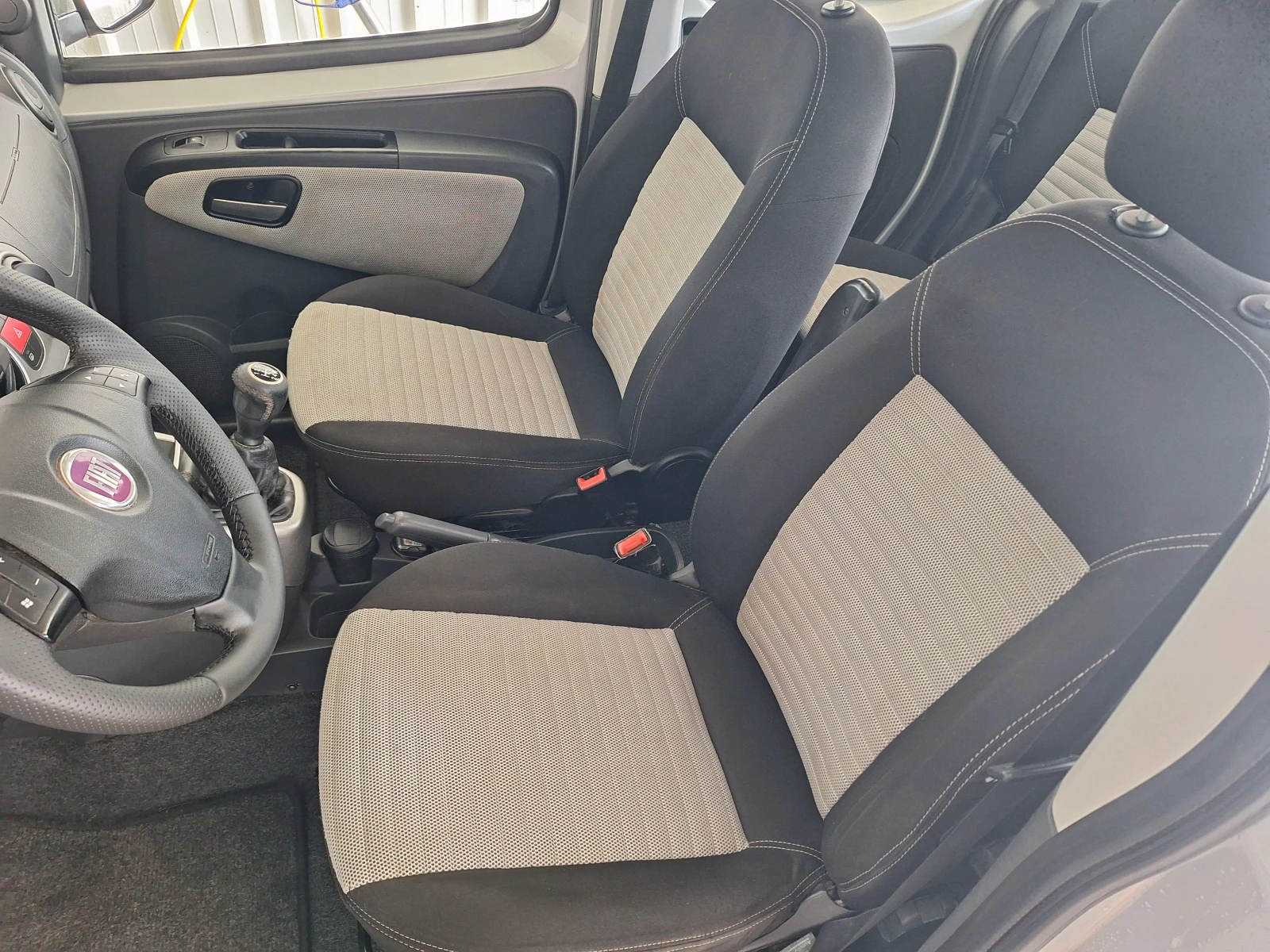 Fiat Qubo 1.4i, снимка 15 - Автомобили и джипове - 55196741