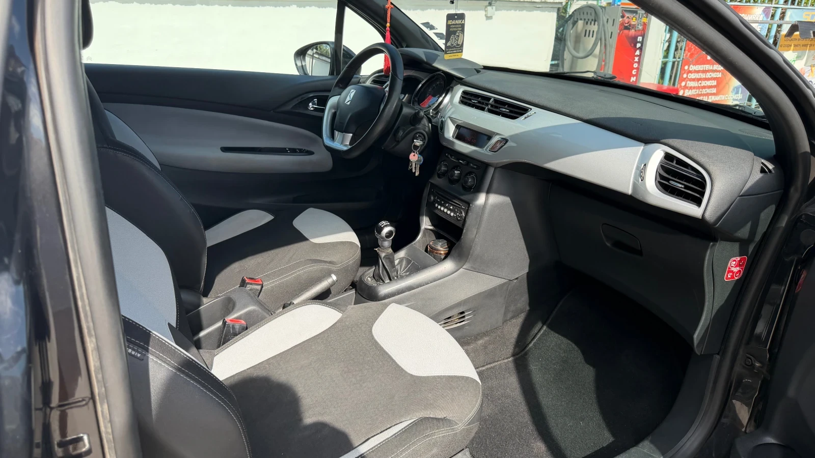 Citroen DS3 1.4 , снимка 8 - Автомобили и джипове - 55265395