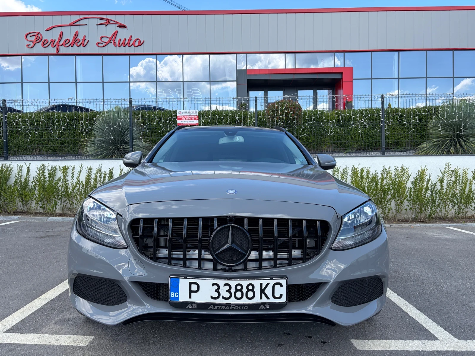 Mercedes-Benz C 220, снимка 2 - Автомобили и джипове - 55456534