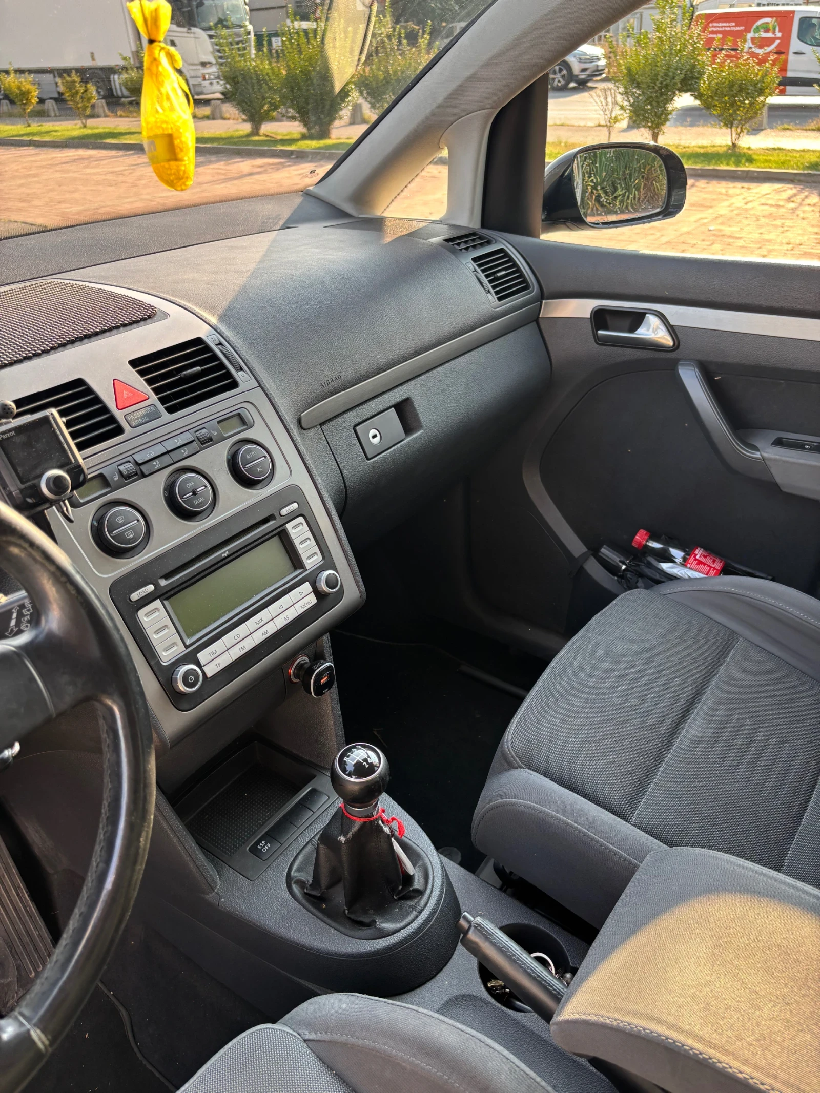 VW Touran, снимка 7 - Автомобили и джипове - 55597942