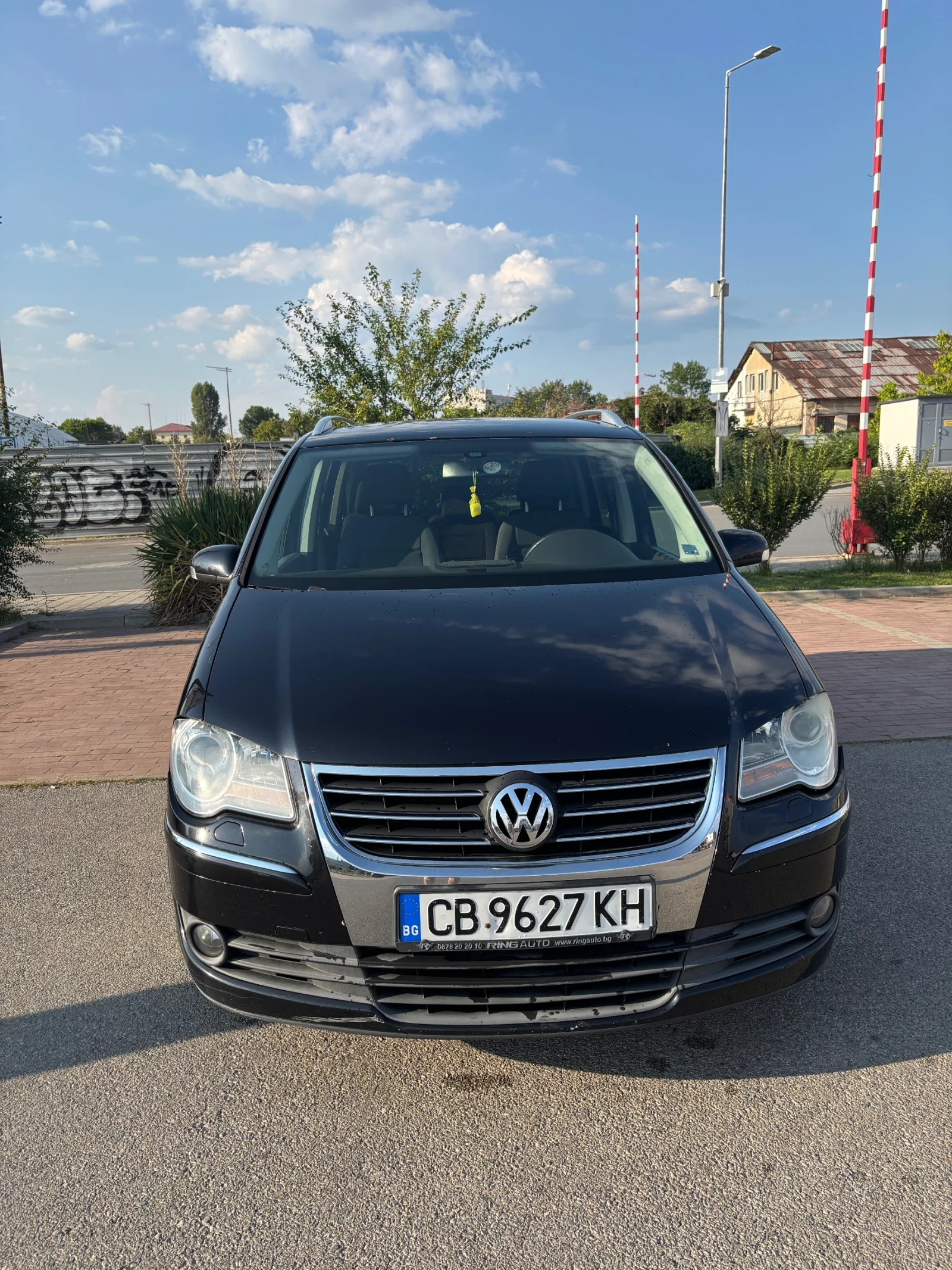 VW Touran, снимка 2 - Автомобили и джипове - 55597942