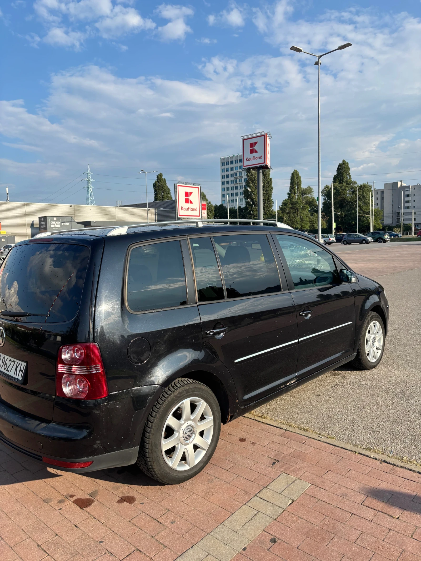 VW Touran, снимка 3 - Автомобили и джипове - 55597942