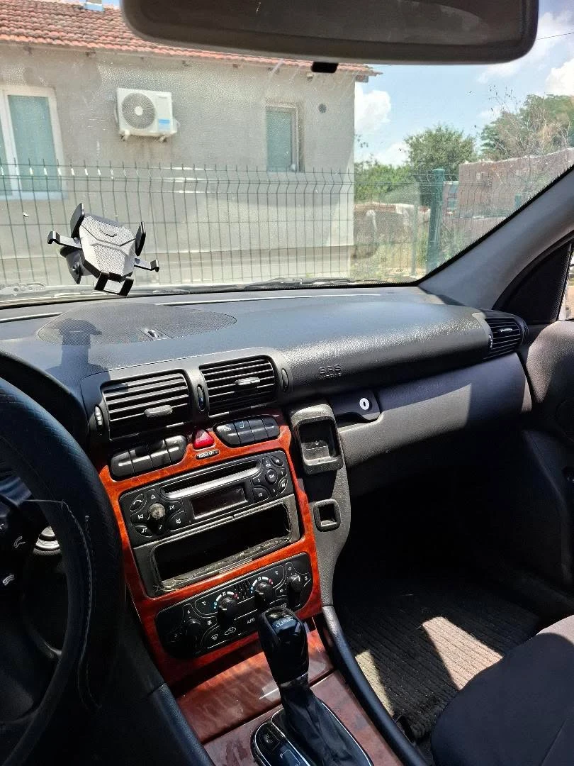 Mercedes-Benz C 220, снимка 6 - Автомобили и джипове - 56331453