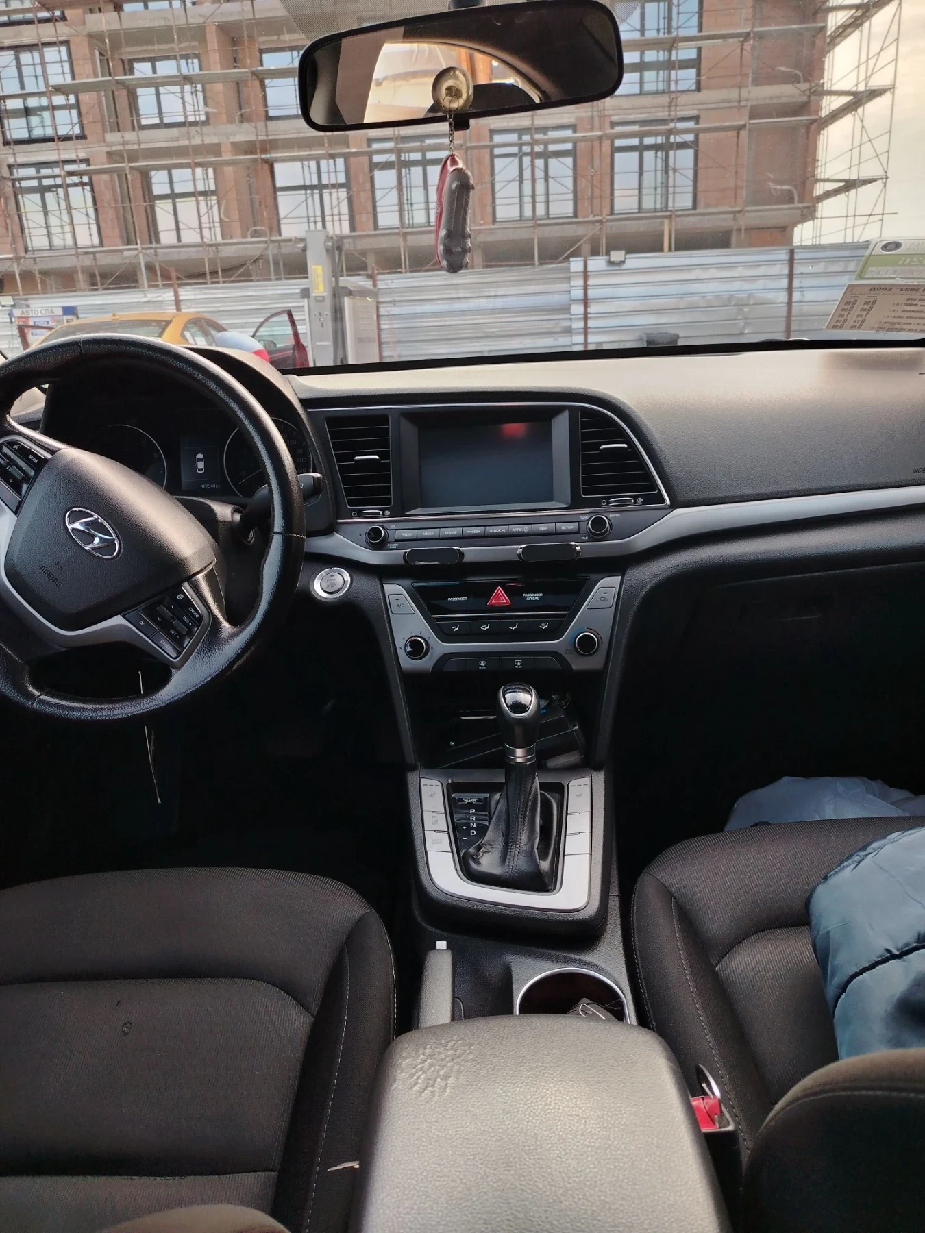 Hyundai Elantra, снимка 6 - Автомобили и джипове - 56658969