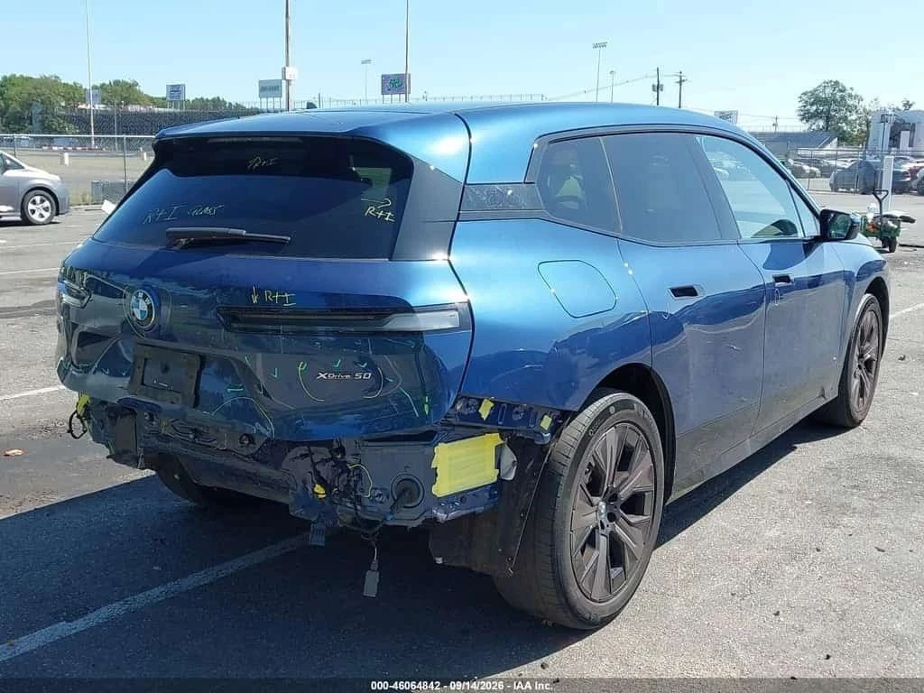 BMW iX, снимка 4 - Автомобили и джипове - 56727592