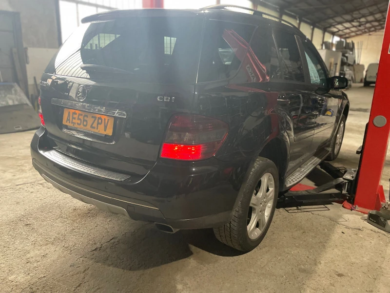 Mercedes-Benz ML 320 Ксенон, снимка 4 - Автомобили и джипове - 40265975