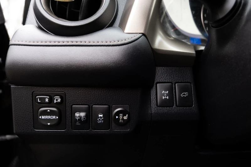 Toyota Rav4, снимка 12 - Автомобили и джипове - 53591499