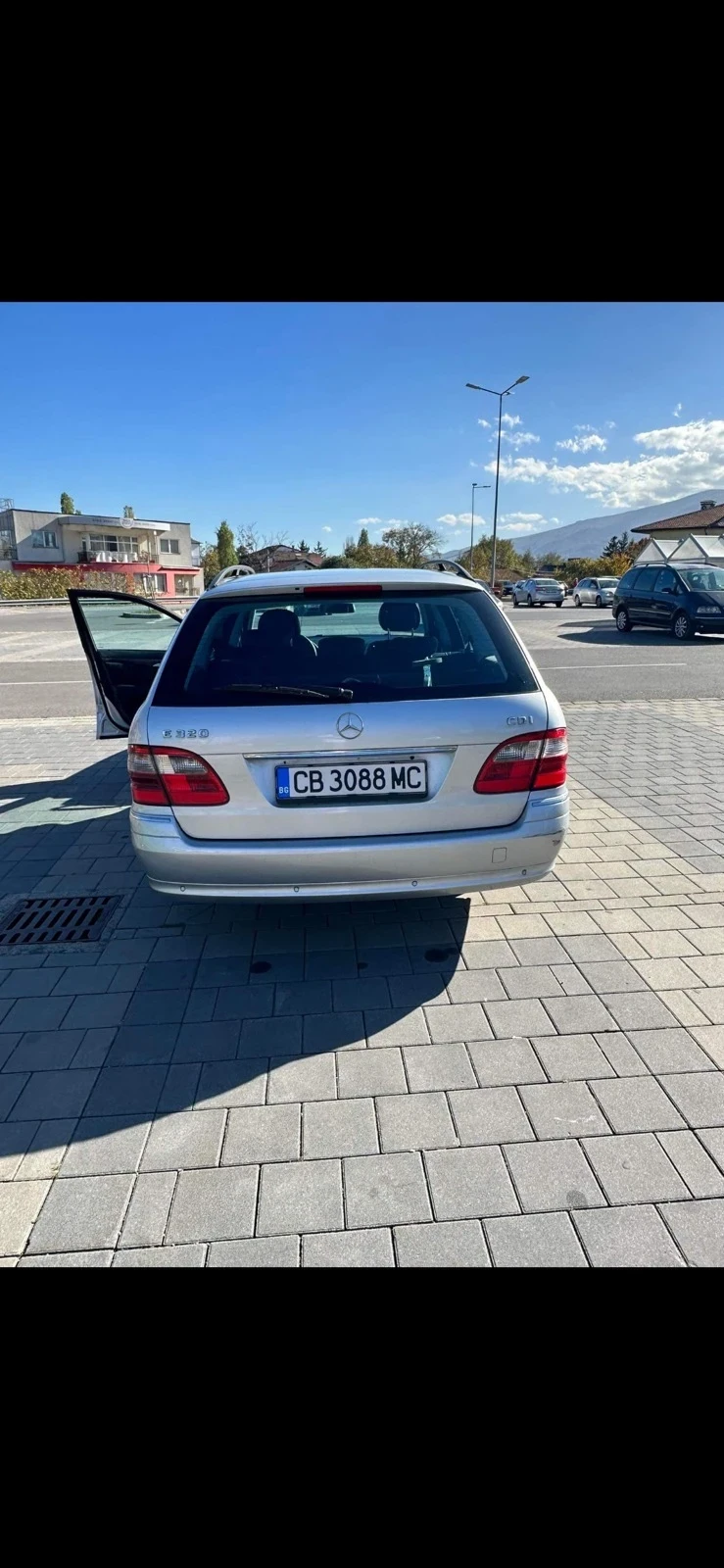 Mercedes-Benz E 320, снимка 3 - Автомобили и джипове - 48953447