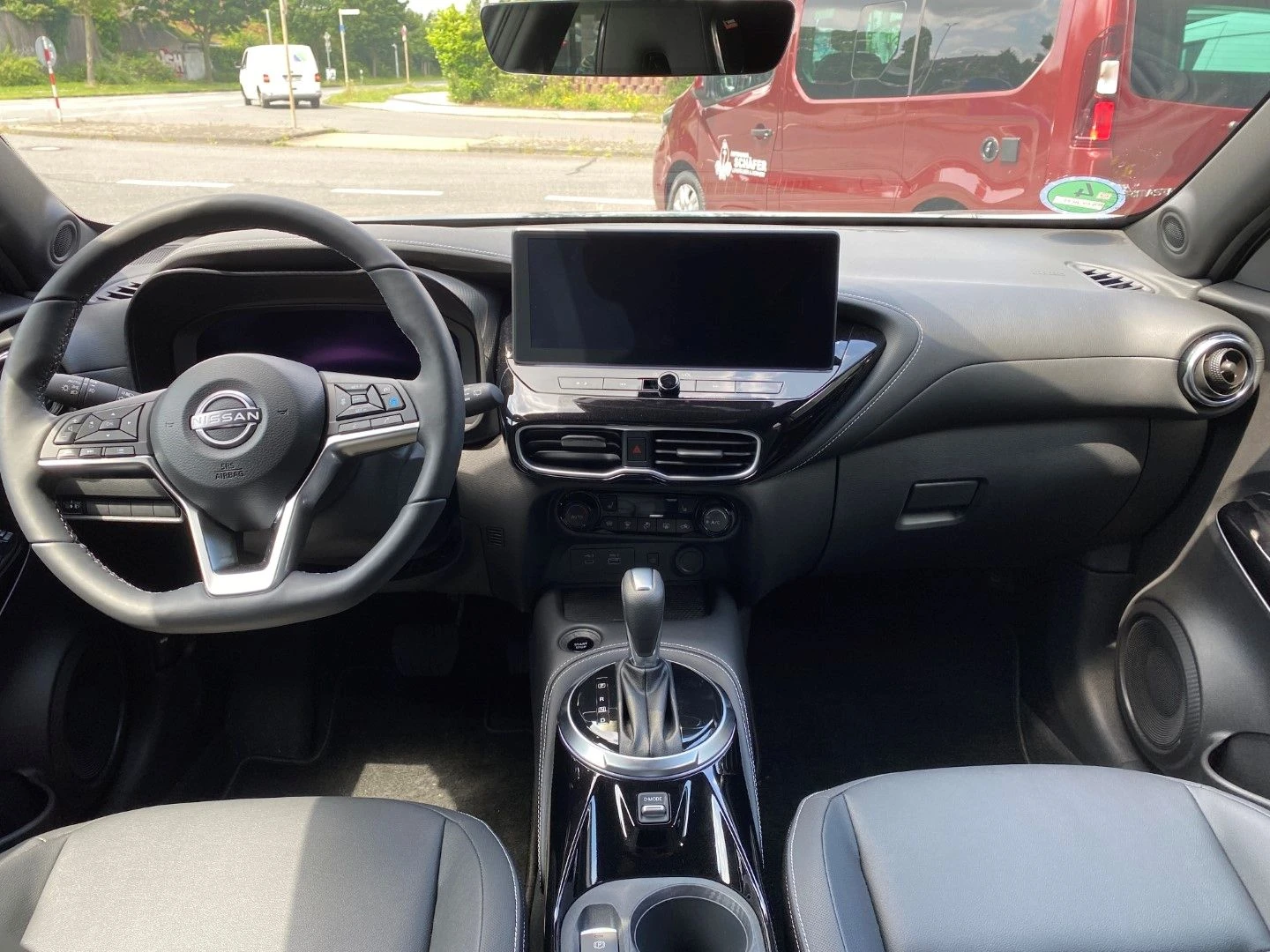 Nissan Juke НОВ!1.6HEV/143HP/TEKNA/BOSE/CAM/NAVI/LED/KLES/352v - изображение 8