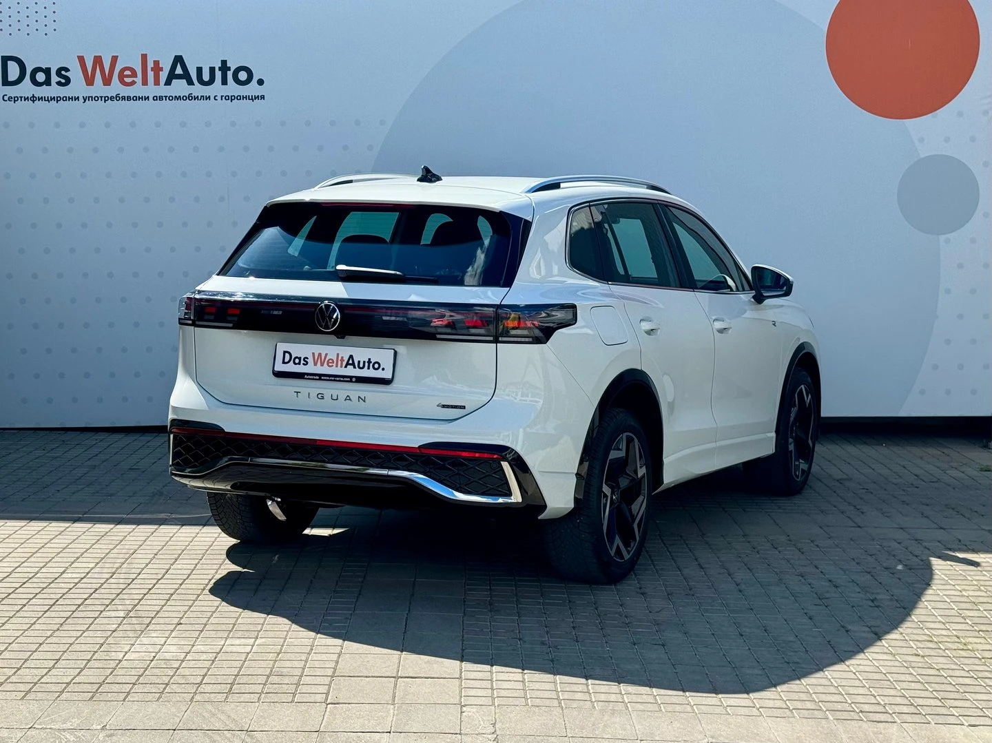VW Tiguan R-Line 2.0 TDI SCR 4MOTION DSG, снимка 3 - Автомобили и джипове - 53829800