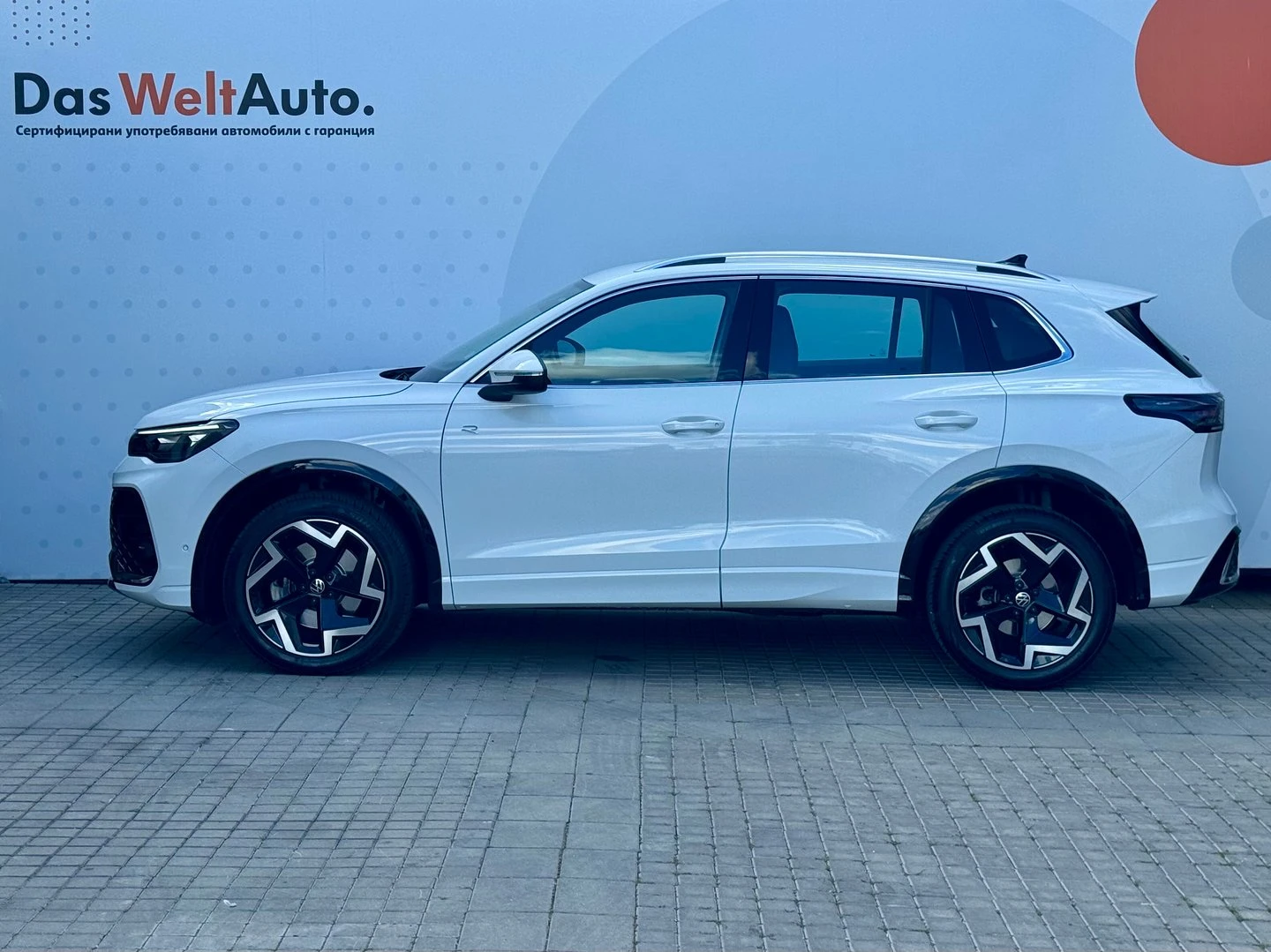 VW Tiguan R-Line 2.0 TDI SCR 4MOTION DSG, снимка 4 - Автомобили и джипове - 53829800