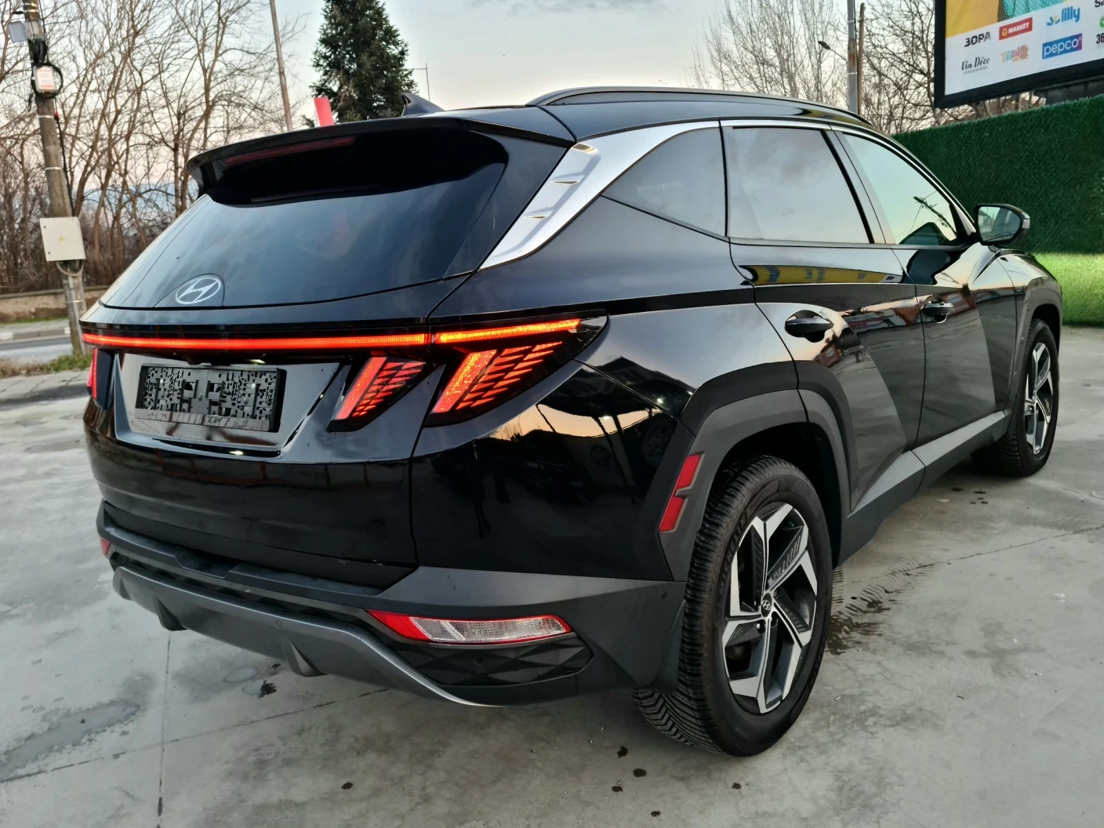 Hyundai Tucson 2.5 LIMITED* 4x4* 360 Camera* Full Full Екстри* , снимка 3 - Автомобили и джипове - 53595146