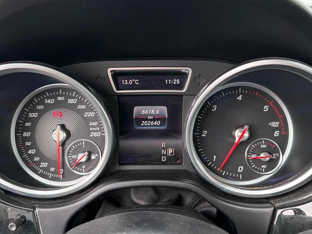 Mercedes-Benz GLE 350 350d/CARFAX/360 КАМЕРА/ПОДГРЕВ/ПАМЕТ/ПАНО/+ ГУМИ, снимка 7 - Автомобили и джипове - 53990742