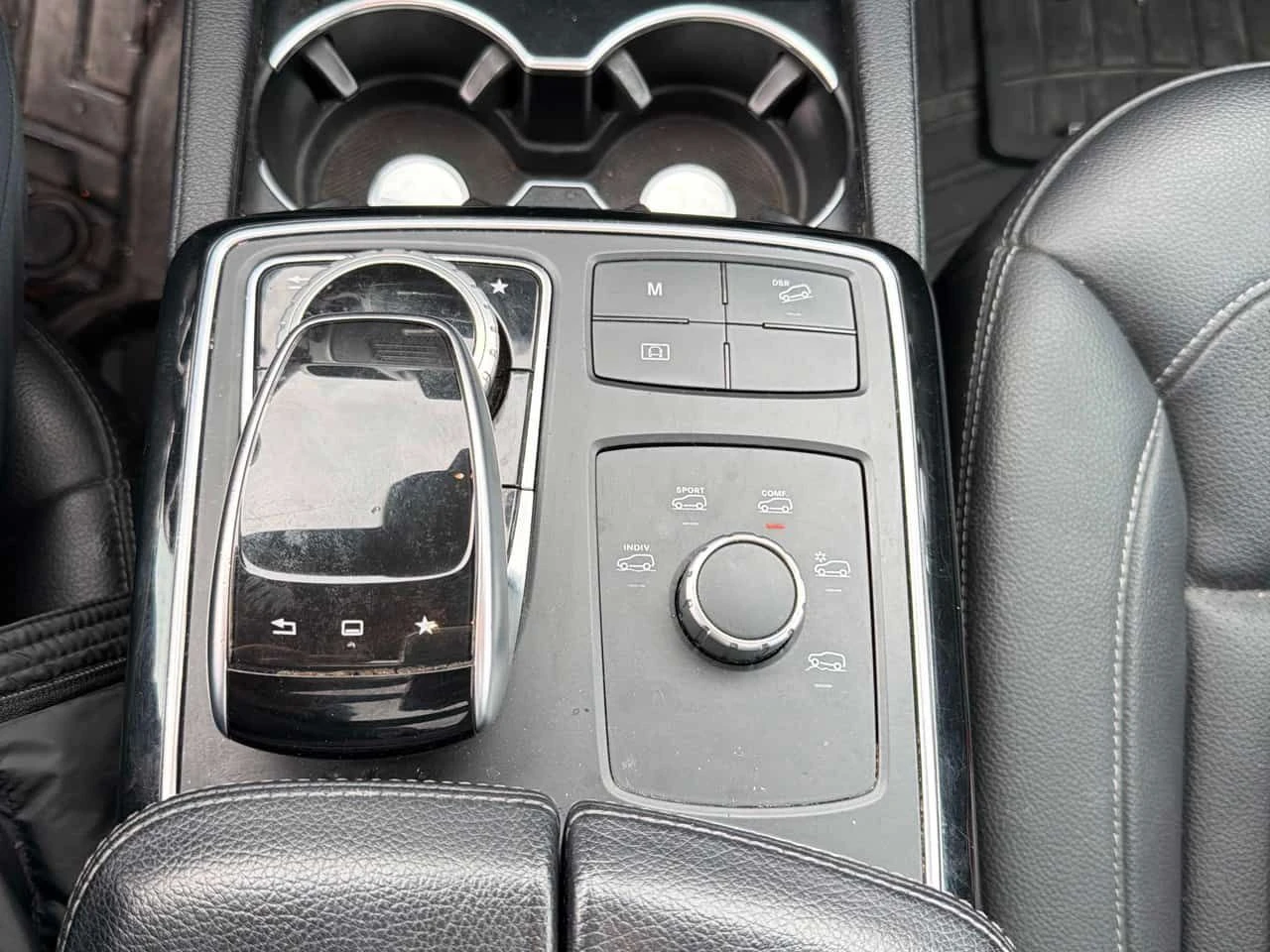 Mercedes-Benz GLE 350 350d/CARFAX/360 КАМЕРА/ПОДГРЕВ/ПАМЕТ/ПАНО/+ ГУМИ, снимка 15 - Автомобили и джипове - 53990742