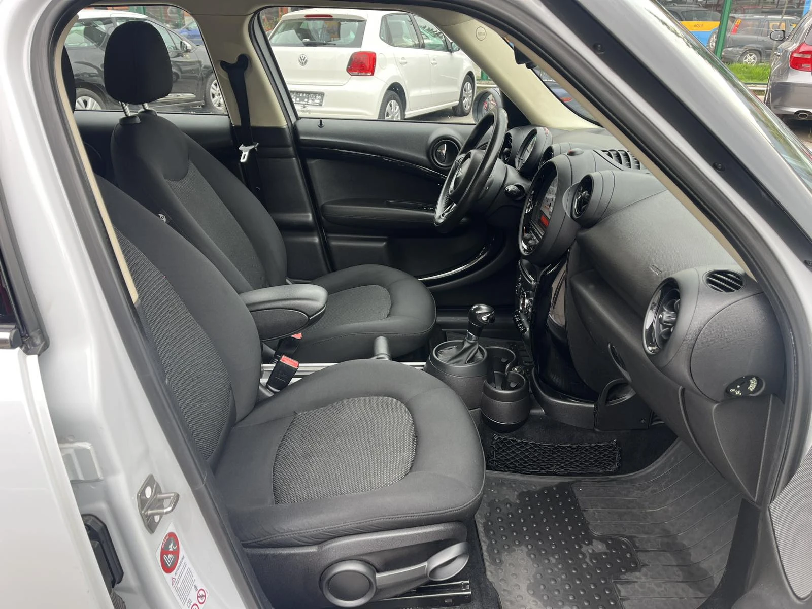 Mini Countryman 2.0 DISEL, снимка 12 - Автомобили и джипове - 54205555