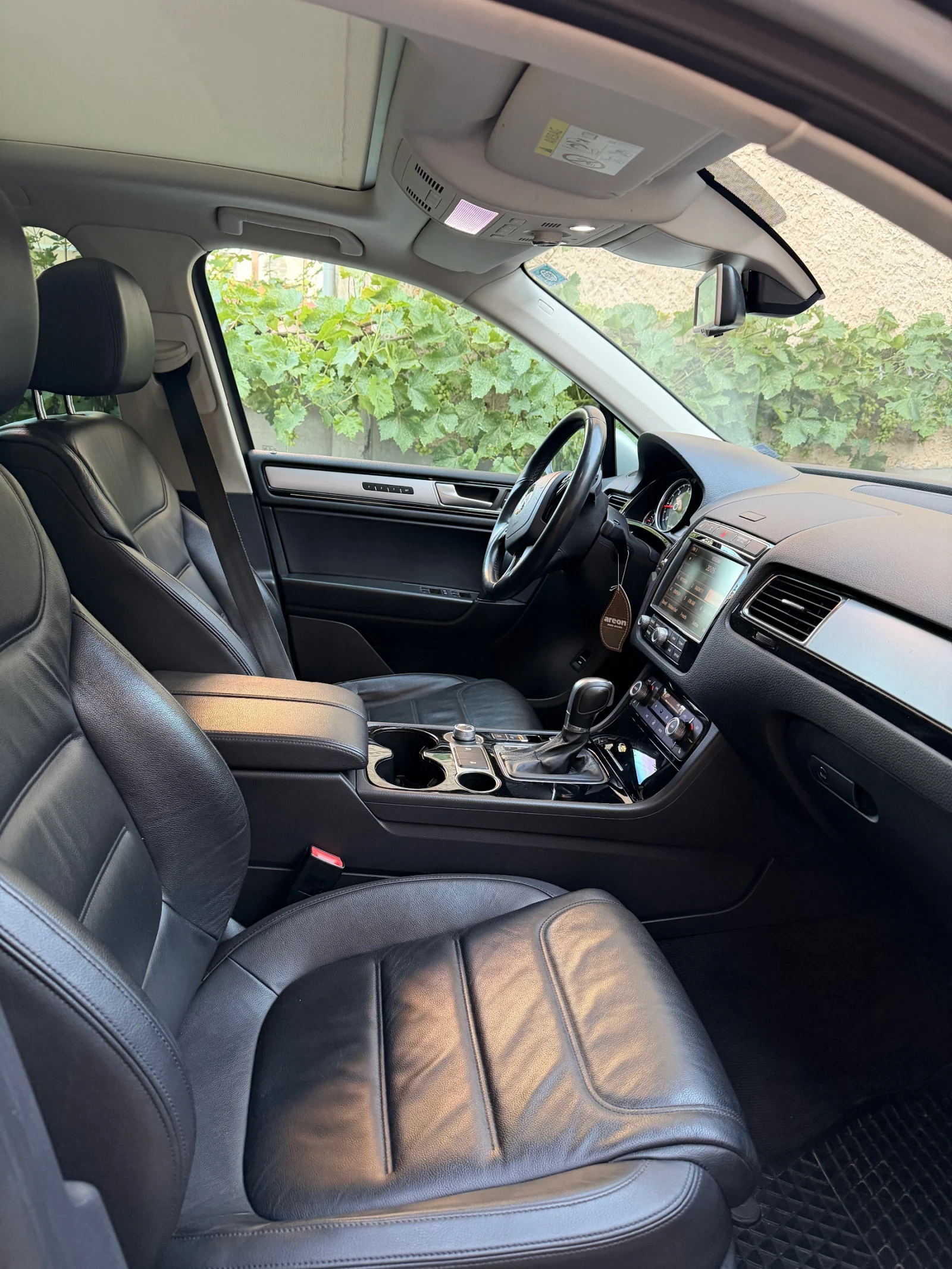 VW Touareg, снимка 13 - Автомобили и джипове - 55198520