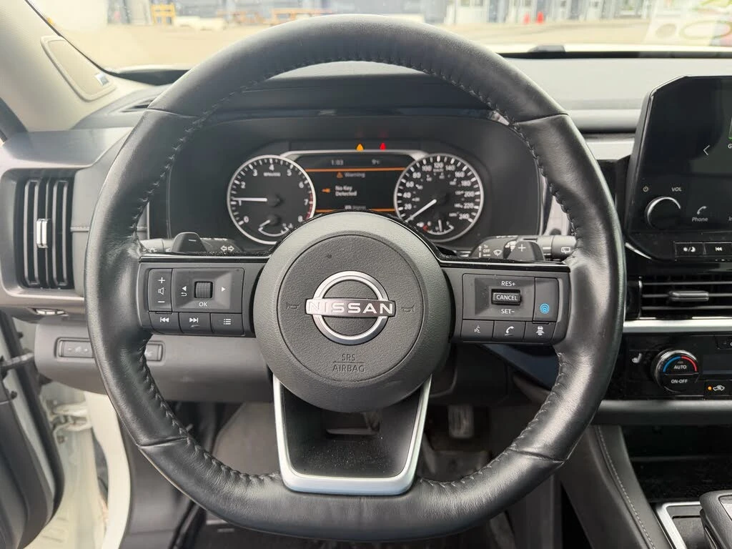 Nissan Pathfinder AWD* ПАНОРАМА* 360 КАМЕРИ* КРАЙНА ЦЕНА* , снимка 11 - Автомобили и джипове - 56506682