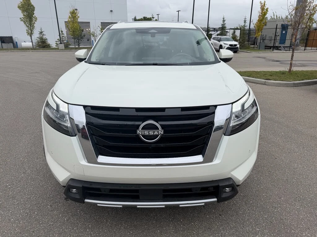 Nissan Pathfinder AWD* ПАНОРАМА* 360 КАМЕРИ* КРАЙНА ЦЕНА* , снимка 8 - Автомобили и джипове - 56506682