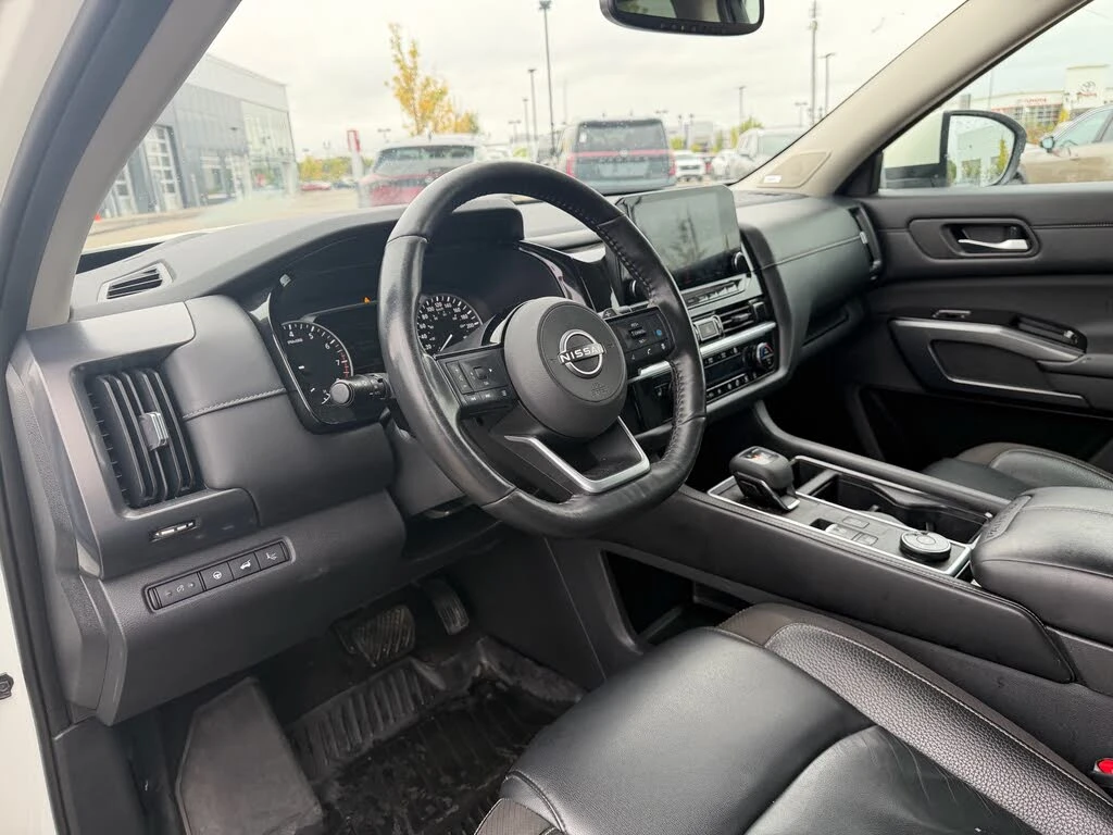 Nissan Pathfinder AWD* ПАНОРАМА* 360 КАМЕРИ* КРАЙНА ЦЕНА* , снимка 9 - Автомобили и джипове - 56506682