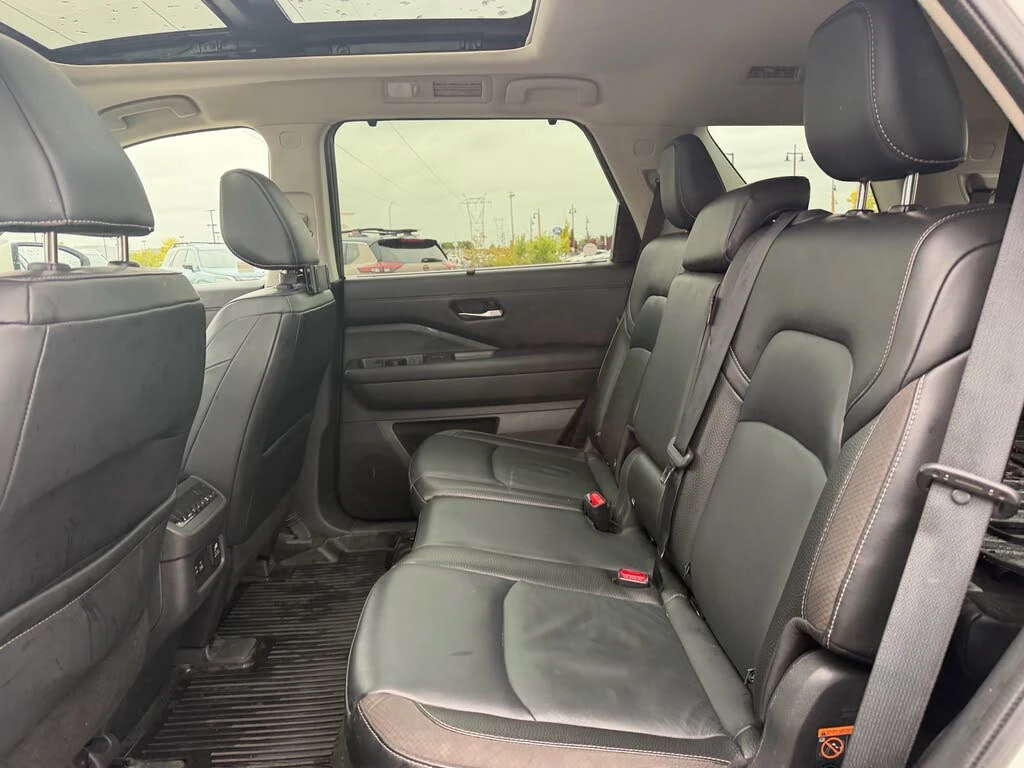 Nissan Pathfinder AWD* ПАНОРАМА* 360 КАМЕРИ* КРАЙНА ЦЕНА* , снимка 15 - Автомобили и джипове - 56506682