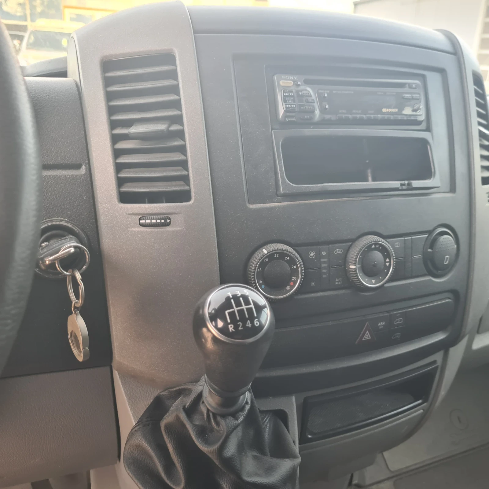 VW Crafter, снимка 13 - Бусове и автобуси - 53803160