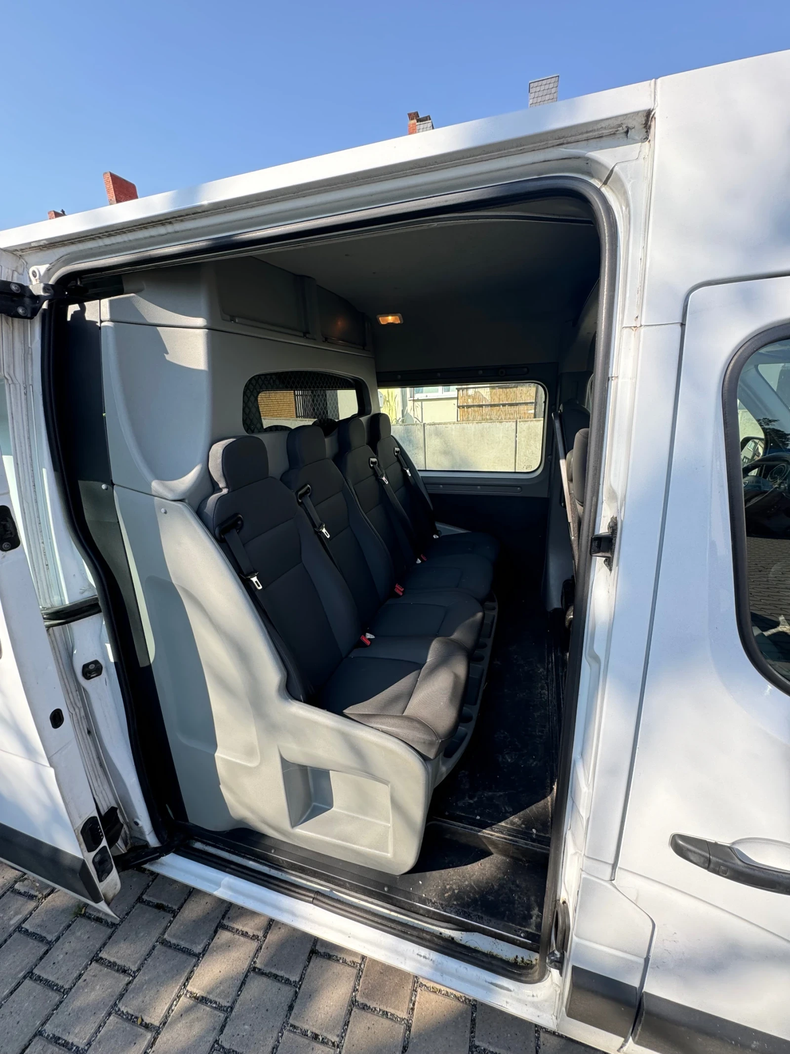 Nissan NV400 2.3 Дизел, снимка 10 - Бусове и автобуси - 56210411