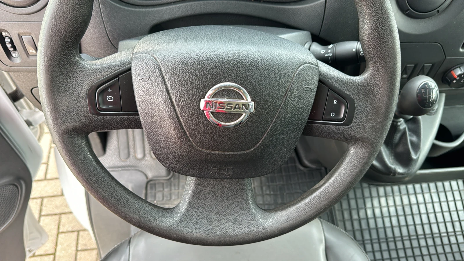 Nissan NV400 2.3 Дизел, снимка 6 - Бусове и автобуси - 56210411