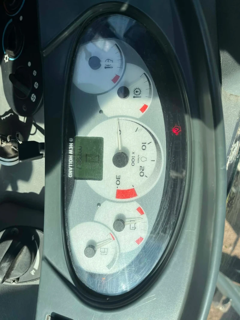 Багер New Holland B115B, снимка 16 - Индустриална техника - 53161586