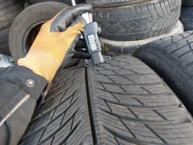 Гуми Зимни 245/40R18, снимка 3