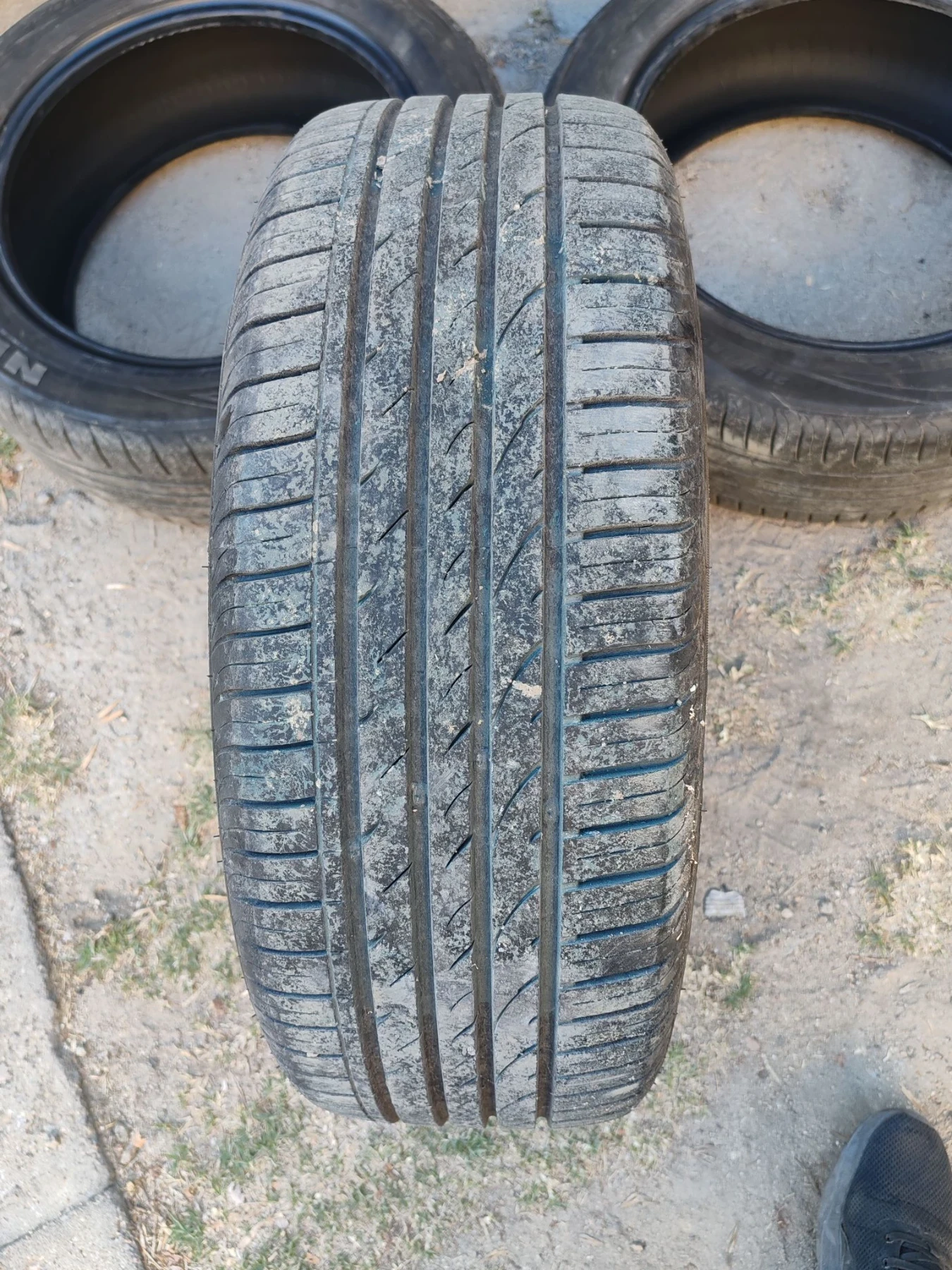Гуми Летни 215/55R17, снимка 3 - Гуми и джанти - 56374955
