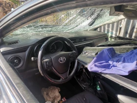 Toyota Auris 1, 2turbo, снимка 2