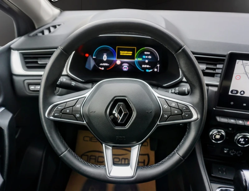 Renault Captur 1.6 E-TECH , снимка 9 - Автомобили и джипове - 39277595