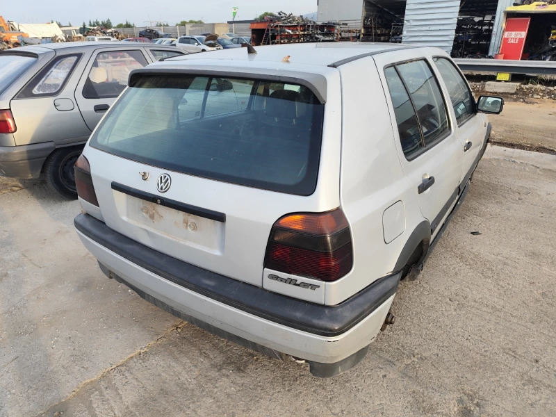 VW Golf 3 - 1.6, снимка 4 - Автомобили и джипове - 47035213