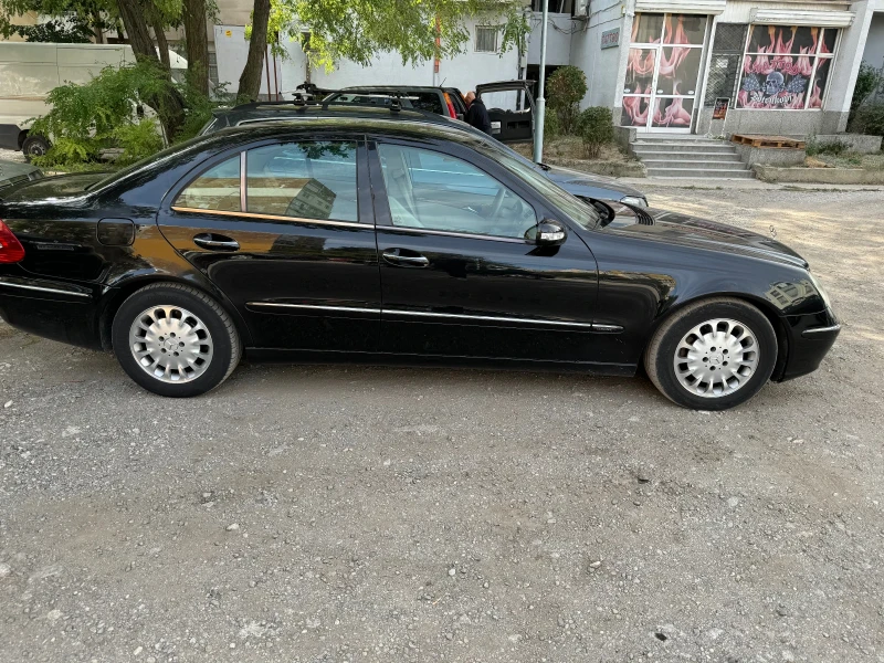 Mercedes-Benz E 270 Elegance, снимка 2 - Автомобили и джипове - 47525260