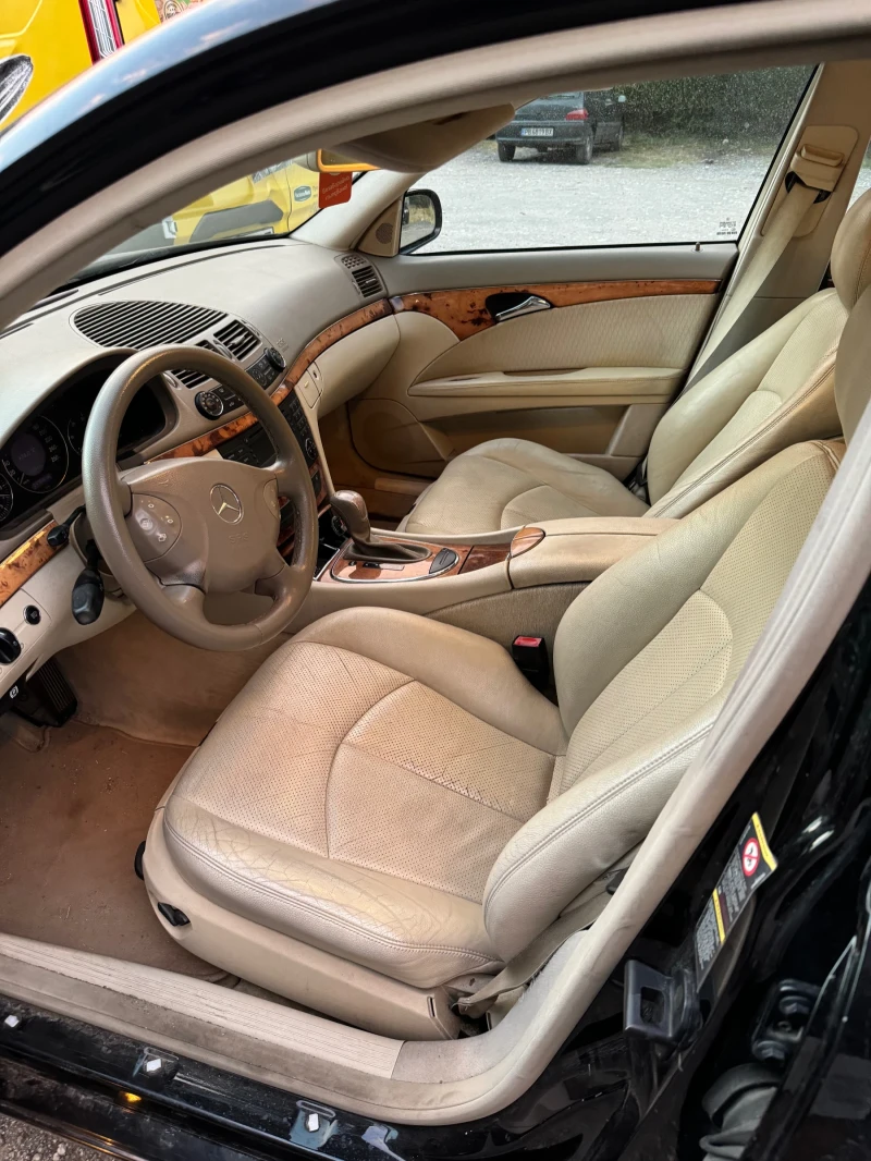 Mercedes-Benz E 270 Elegance, снимка 5 - Автомобили и джипове - 47525260