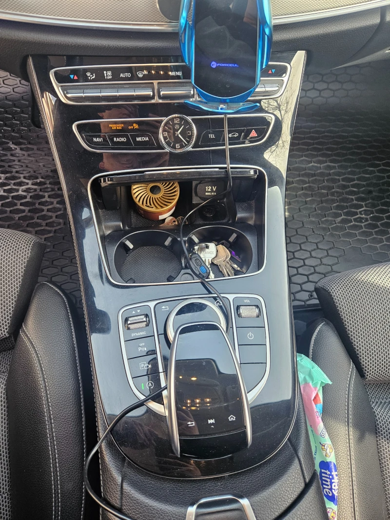 Mercedes-Benz E 220 CDI, снимка 13 - Автомобили и джипове - 49480647