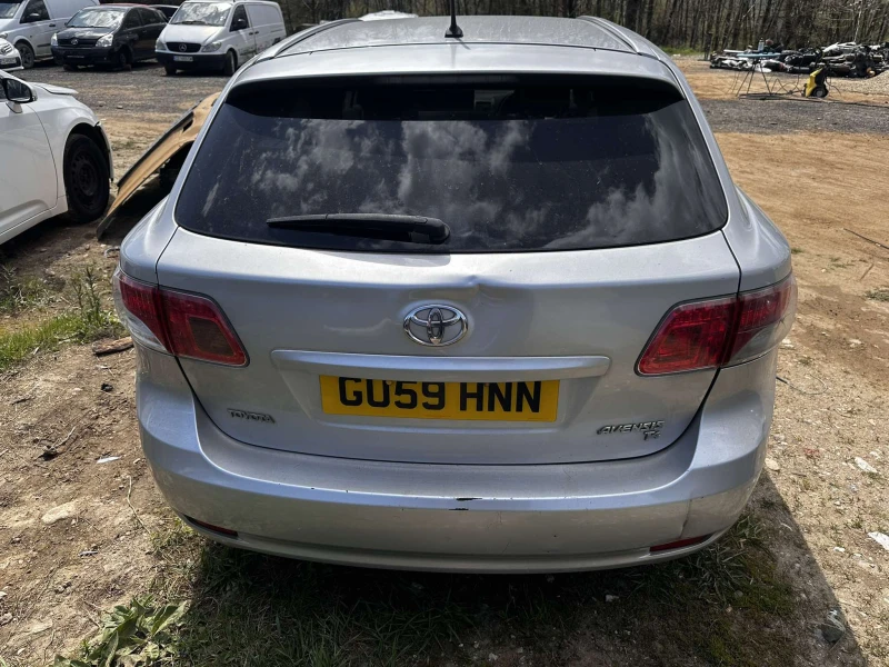 Toyota Avensis 2.0 D-4D (126 к.с.), снимка 3 - Автомобили и джипове - 52982341