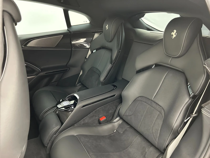 Ferrari Purosangue, снимка 14 - Автомобили и джипове - 50161243