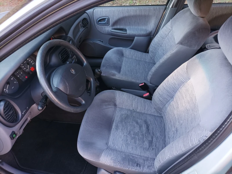 Renault Megane 1.6 16v LPG, снимка 10 - Автомобили и джипове - 53111641