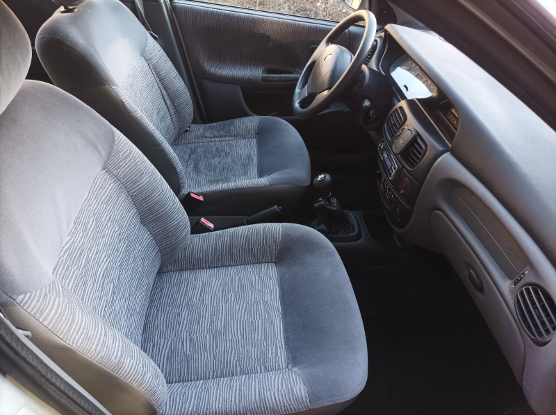 Renault Megane 1.6 16v LPG, снимка 12 - Автомобили и джипове - 53111641