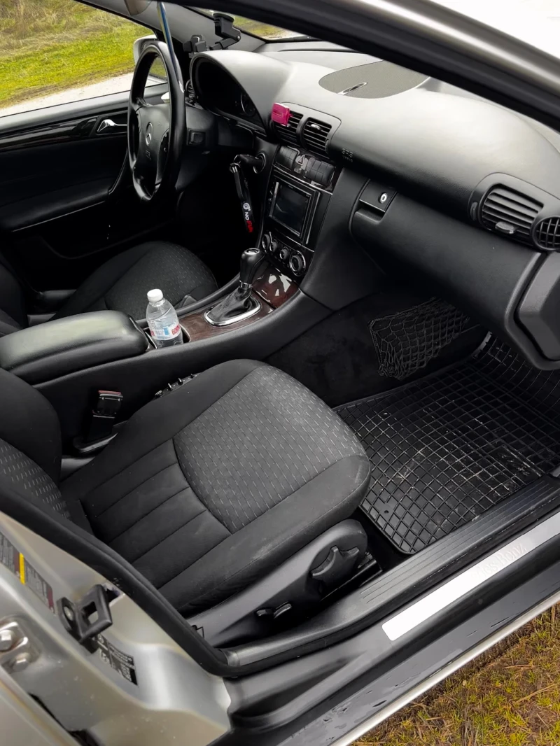 Mercedes-Benz C 220 2.2, снимка 13 - Автомобили и джипове - 53454569
