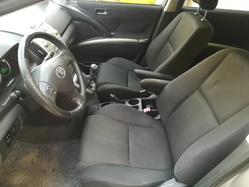 Toyota Corolla verso 2, 2 D4D 2.0D4D, снимка 17 - Автомобили и джипове - 28449018