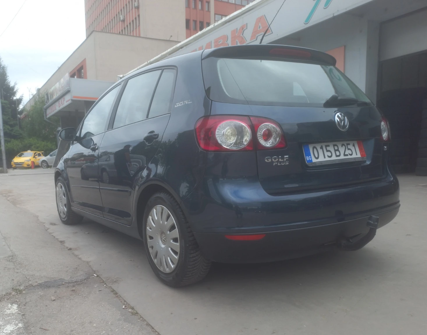 VW Golf Plus 1.6i 102к.с. GOAL! - изображение 4