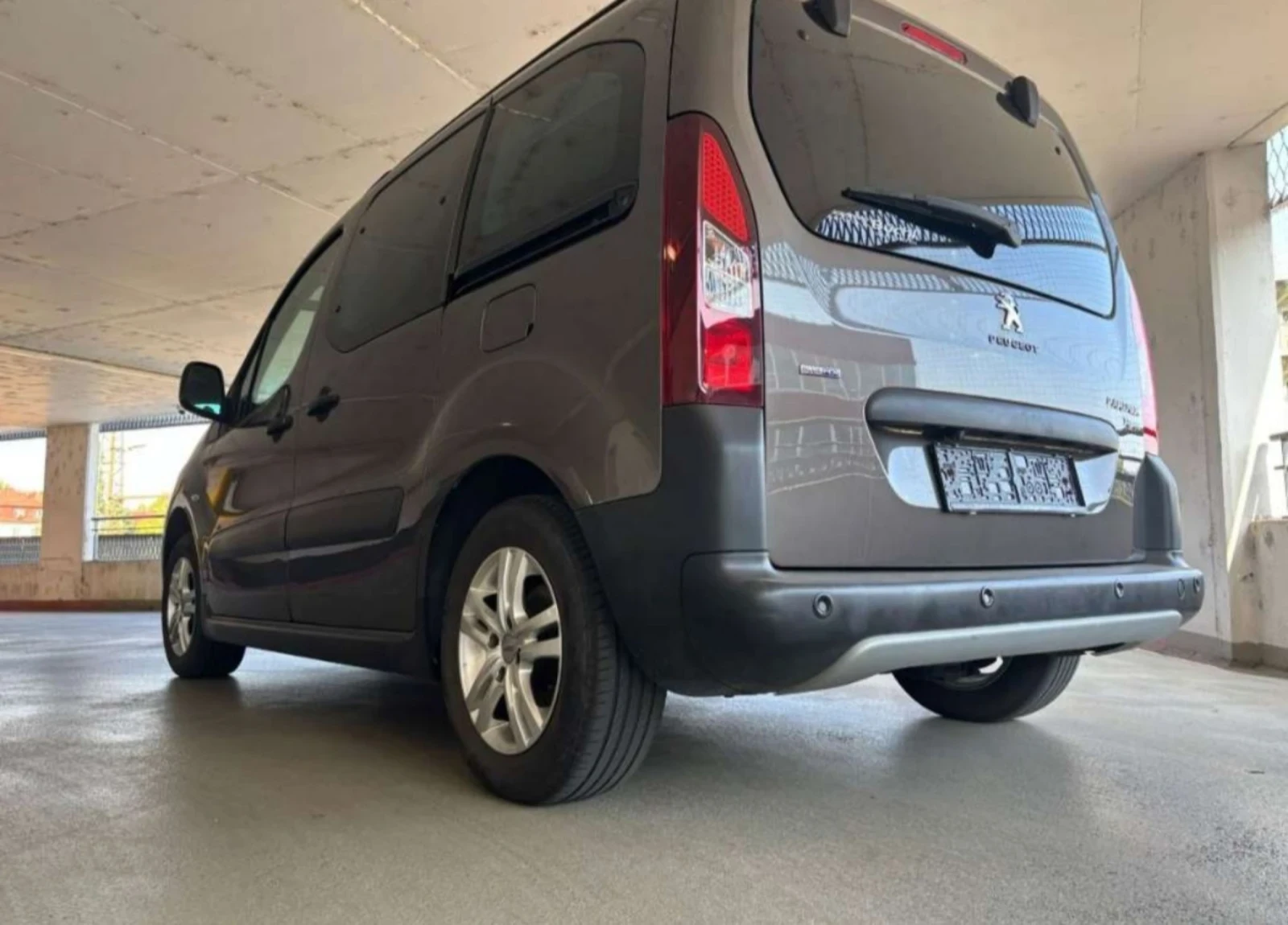 Peugeot Partner 130.000km С - История 8 бр Гуми с Алуминиеви джант - изображение 5